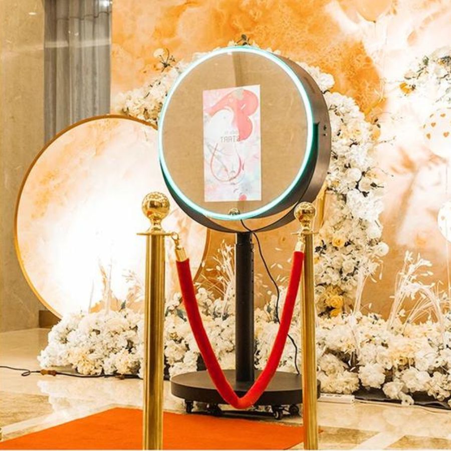 Mirror Booth Medium — lyxigt spegelfotobås